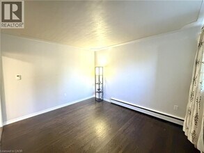 1 Gildner St in Kitchener, ON - Building Photo - Building Photo