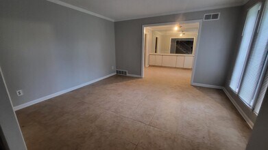 5195 Wren Cove in Memphis, TN - Foto de edificio - Building Photo