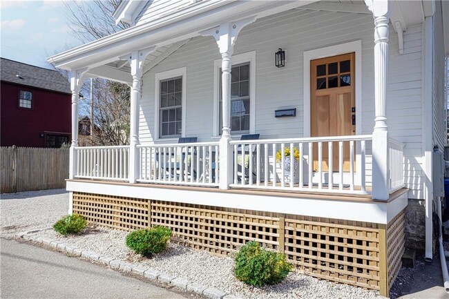 property at 4 Gladding Ct
