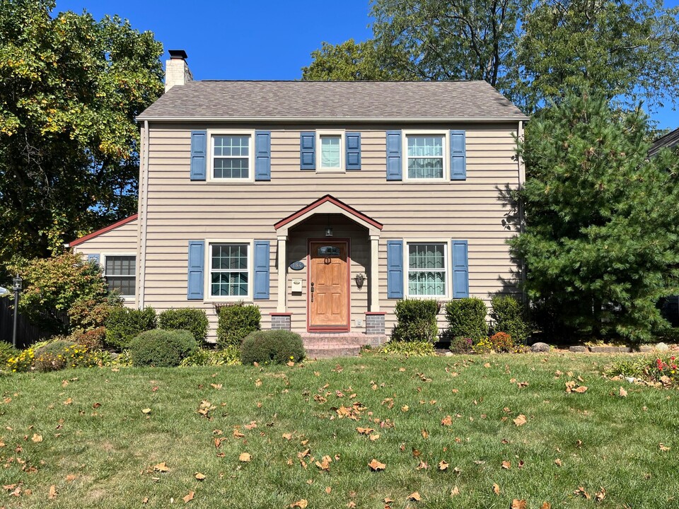 184 E Schreyer Pl in Columbus, OH - Building Photo