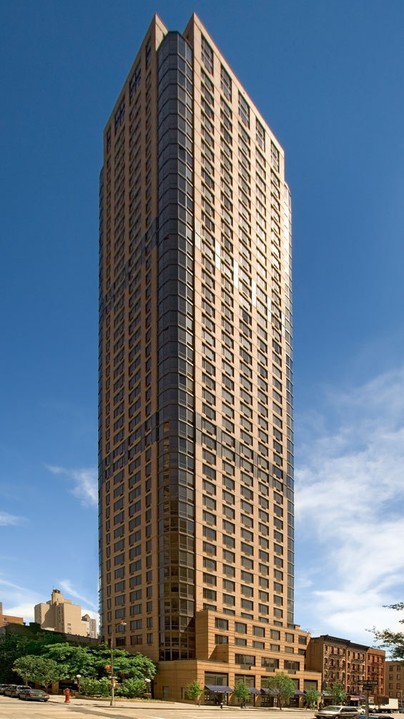 The Strathmore in New York, NY - Building Photo