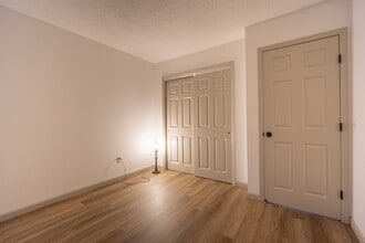 404 Chelsea Cv S in Hopewell Junction, NY - Foto de edificio - Building Photo