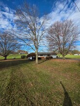 3187 Licking Valley Rd in Newark, OH - Foto de edificio - Building Photo