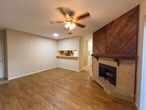 2901 San Jacinto Blvd, Unit 109 in Austin, TX - Building Photo - Building Photo
