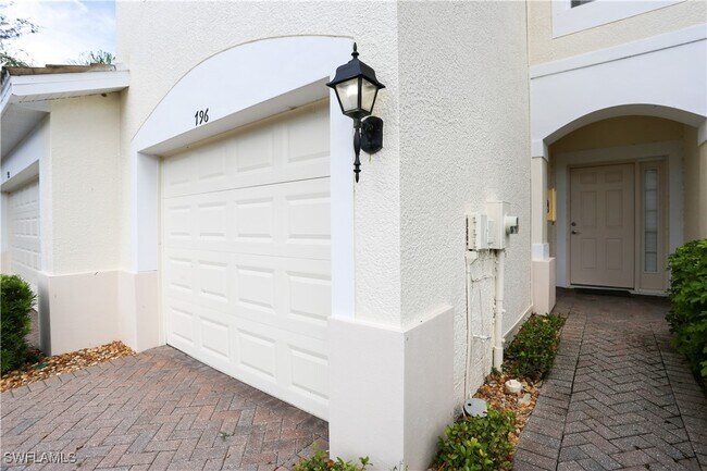 796 Hampton Cir in Naples, FL - Building Photo - Building Photo