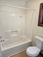 6 Purdy St, Unit apt 201 in Bath, NY - Foto de edificio - Building Photo