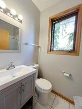 2413 W Taylor St, Unit 2 in Chicago, IL - Building Photo - Building Photo