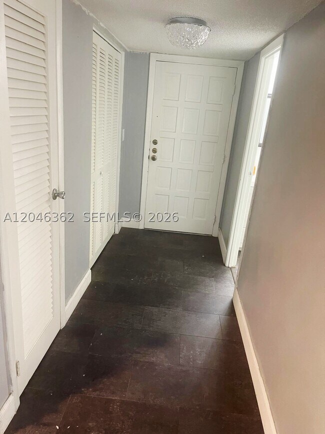 property at 5961 N Falls Cir Dr
