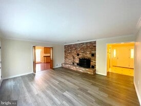 11717 Rivershore Dr in Dunkirk, MD - Building Photo