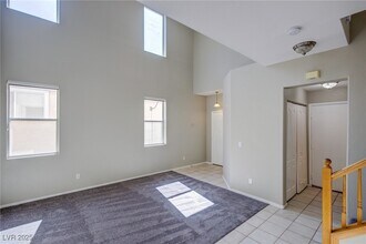 162 Mountainside Dr in Henderson, NV - Foto de edificio - Building Photo