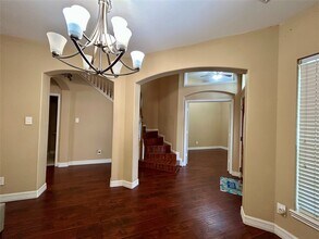 5319 Lindenchase in Houston, TX - Building Photo - Building Photo