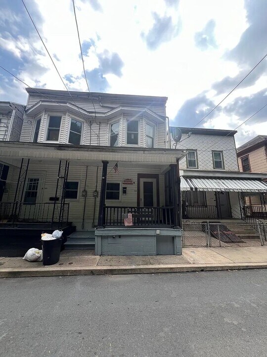 143 S Rock St in Shamokin, PA - Building Photo