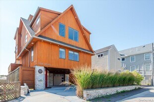 11 Michigan St in Long Beach, NY - Building Photo