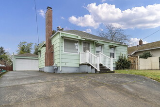 4342 NE 82nd Ave in Portland, OR - Building Photo - Building Photo