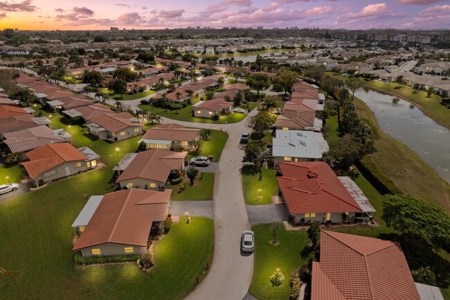 4460 NW 13th Ave in Pompano Beach, FL - Building Photo - Building Photo