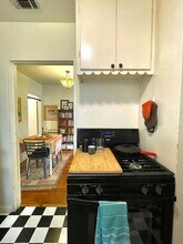 209-211 N Tennant St in Dallas, TX - Building Photo - Building Photo