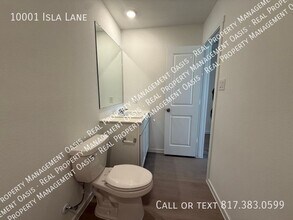 10001 Isla Ln in Crowley, TX - Building Photo - Building Photo