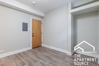 501 W Belmont Ave, Unit 2E in Chicago, IL - Building Photo - Building Photo