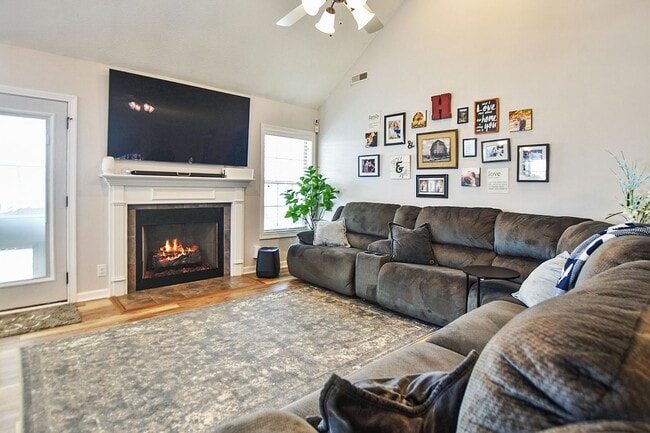 113 Irishman Way in Clarksville, TN - Foto de edificio - Building Photo