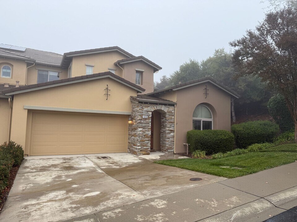 1018 Gamay Dr in El Dorado Hills, CA - Building Photo