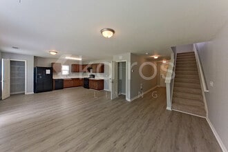 605 Ivy Brook Way in Macon, GA - Building Photo - Building Photo