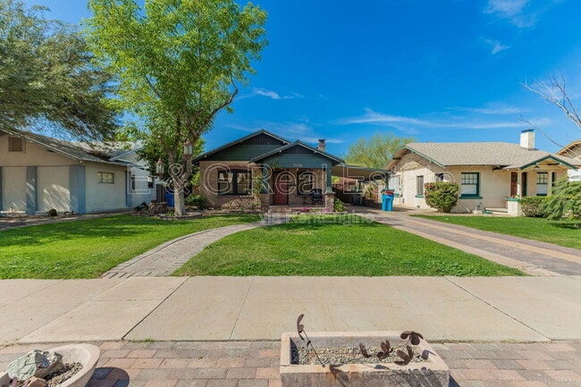 2034 N Mitchell St in Phoenix, AZ - Building Photo - Building Photo