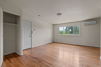 301X Dupont Ave in Baltimore, MD - Building Photo - Building Photo