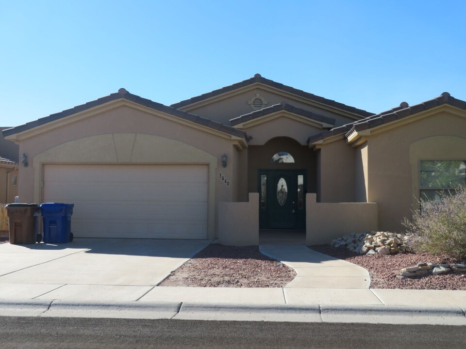 3440 Valverde Loop in Las Cruces, NM - Building Photo