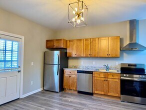 218 College St in Oxford, NC - Foto de edificio - Building Photo