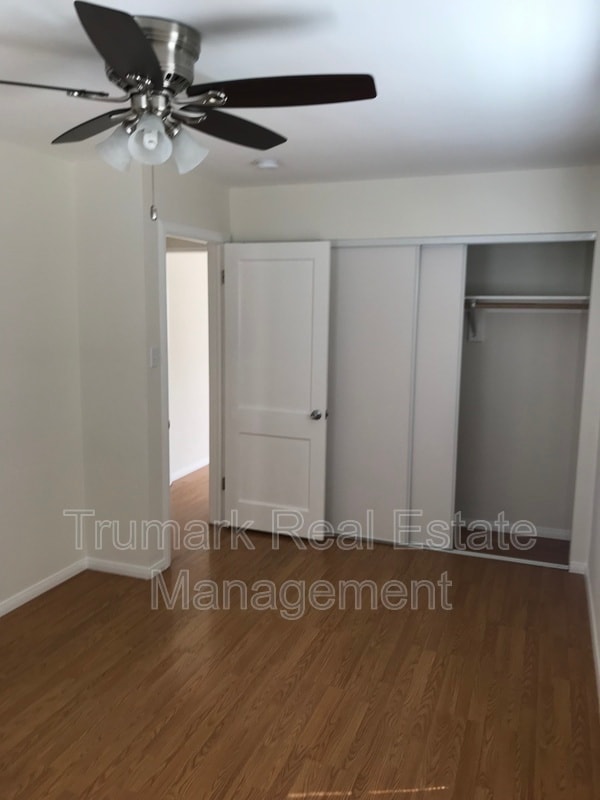 929 E Lexington Dr in Glendale, CA - Building Photo - Building Photo
