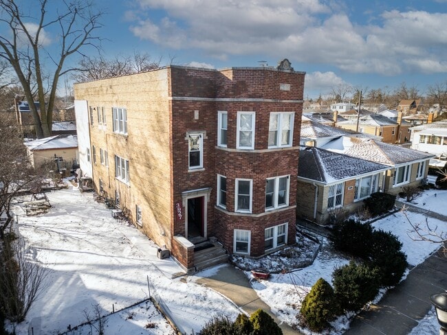 3927 Kirk St in Skokie, IL - Building Photo - Building Photo