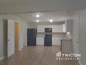 3436 Pikes Peak Dr in Gastonia, NC - Building Photo - Building Photo