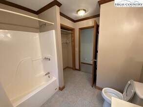 413 Grandpas Farm Rd in Fleetwood, NC - Building Photo - Building Photo