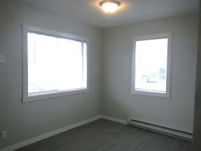 855 Broadway St in Hammond, WI - Foto de edificio - Building Photo