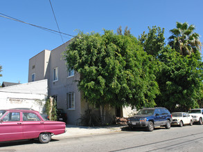 6712-6714 Leland Way in Los Angeles, CA - Building Photo - Building Photo