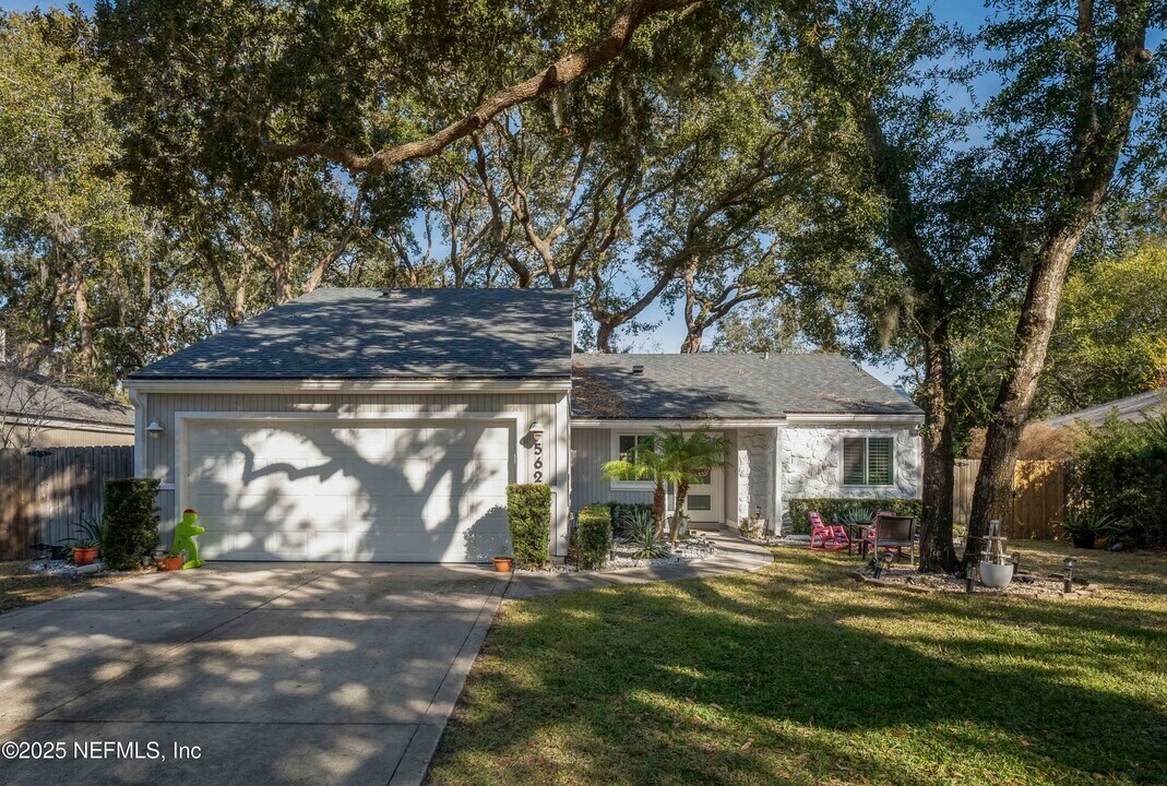 562 Robles Ln in Ponte Vedra Beach, FL - Building Photo