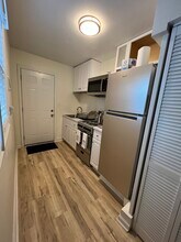 1090 Mayson Turner Rd NW, Unit Powerhouse Apartment in Atlanta, GA - Building Photo - Building Photo