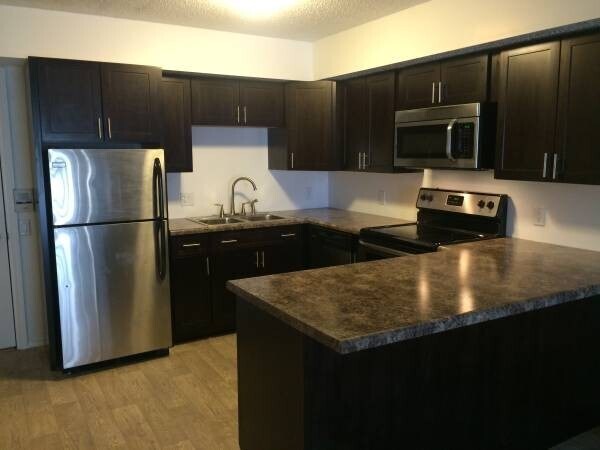 1002SEC in Champaign, IL - Building Photo - Interior Photo