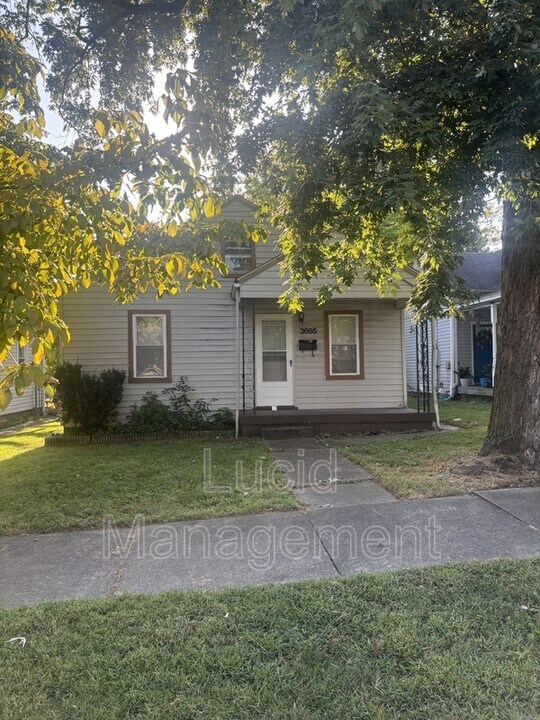 3665 Parthenia Ave in Louisville, KY - Building Photo
