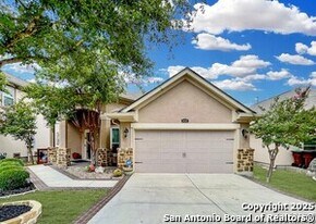 8123 Poconos Run in San Antonio, TX - Building Photo