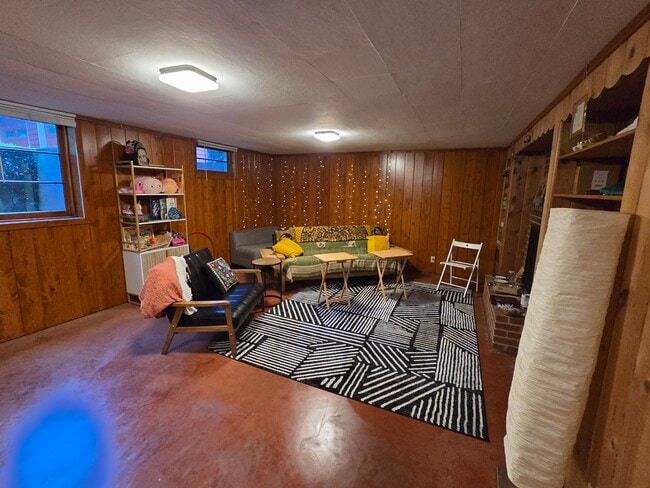 3819 SE Francis St in Portland, OR - Foto de edificio - Building Photo