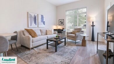 5256 International Dr, Unit 112 in Orlando, FL - Building Photo - Building Photo
