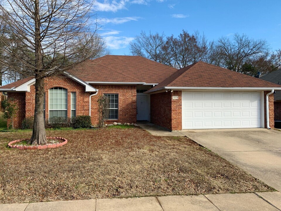 19373 Ruggles Court in Flint, TX - Building Photo