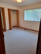 5727 W Barton St in Ludington, MI - Foto de edificio - Building Photo