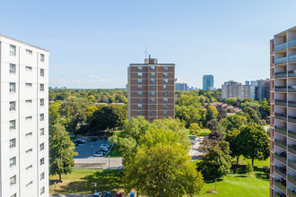 20 Chichester Pl in Toronto, ON - Building Photo - Building Photo