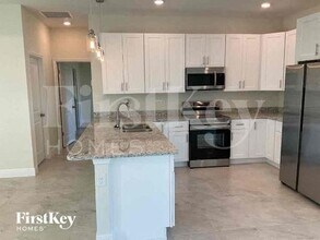 1620 NE 7th Pl in Cape Coral, FL - Building Photo - Building Photo