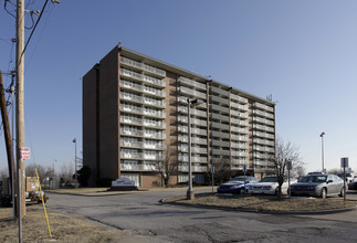 Pioneer Plaza in Tulsa, OK - Building Photo - Building Photo