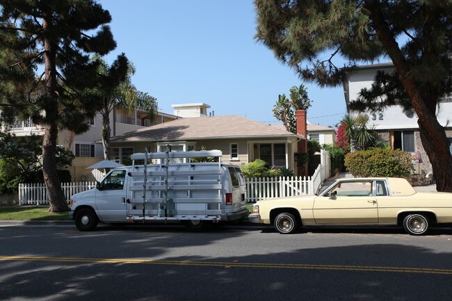 938 11th St in Santa Monica, CA - Building Photo - Building Photo