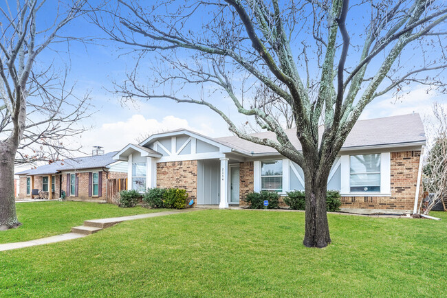 2114 High Bluff Dr in Garland, TX - Building Photo - Building Photo