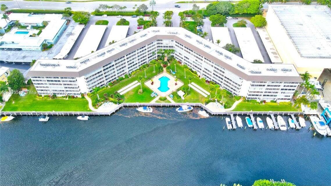 400 N Federal Hwy in Deerfield Beach, FL - Building Photo